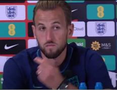 哈里·凯恩（Harry Kane） ：看到英格兰队友赢得冠军很伤心