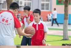 衡水顺平中学初一年级老师组织班内篮球赛