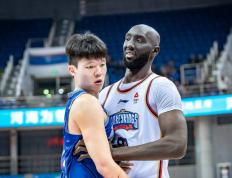 打爆2米29大外援！男篮内线“新力量”兑现天赋，或明夏进NBA首轮