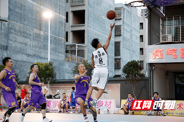 湖南新田：“山沟沟里的NBA”篮球赛火热进行