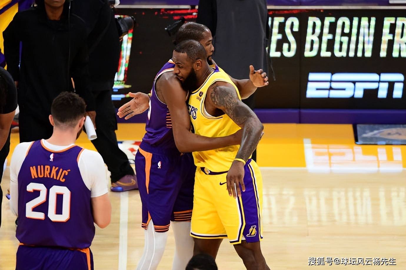 NBA爆冷门，湖人100-95险胜太阳，詹姆斯对阵杜兰特针锋相对！