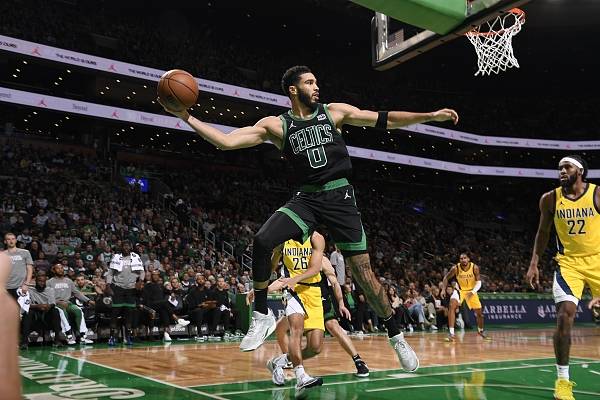 NBA｜ 波士顿凯尔特人火力全开 八人得分上双 成东部唯一全胜球队