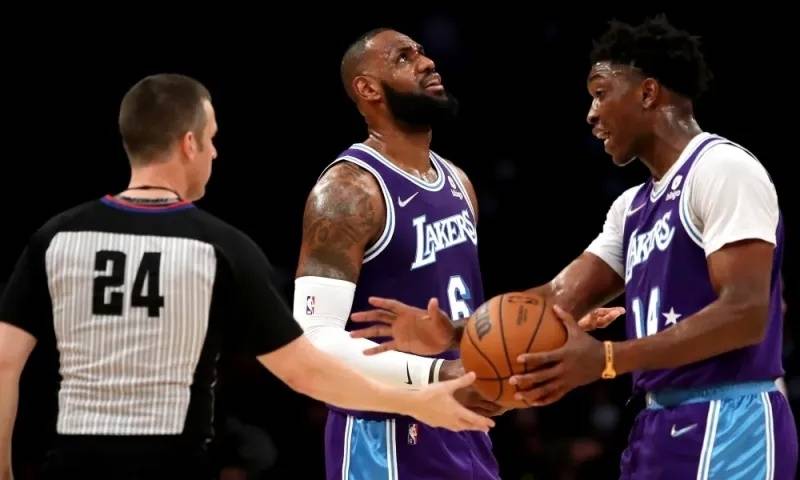 NBA晚报｜詹杜库拥有轮休权 拉塞尔回应喷子 字母哥-阿德托昆博被怼