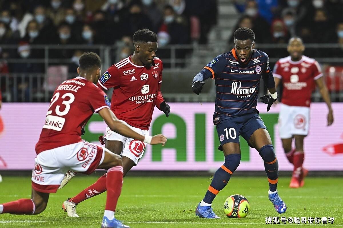 法甲（Ligue 1）联赛，蒙彼利埃对阵布雷斯特，好一招一脚开天门。