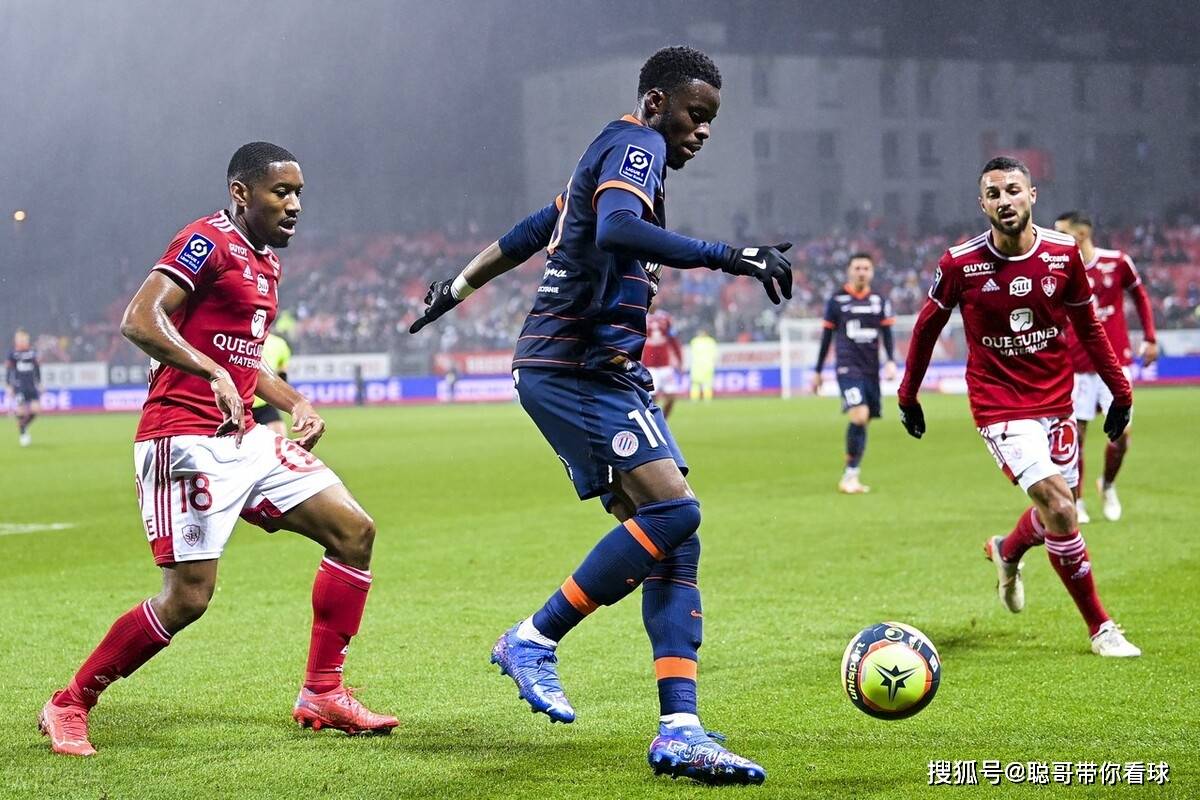 法甲（Ligue 1）联赛，蒙彼利埃对阵布雷斯特，好一招一脚开天门。