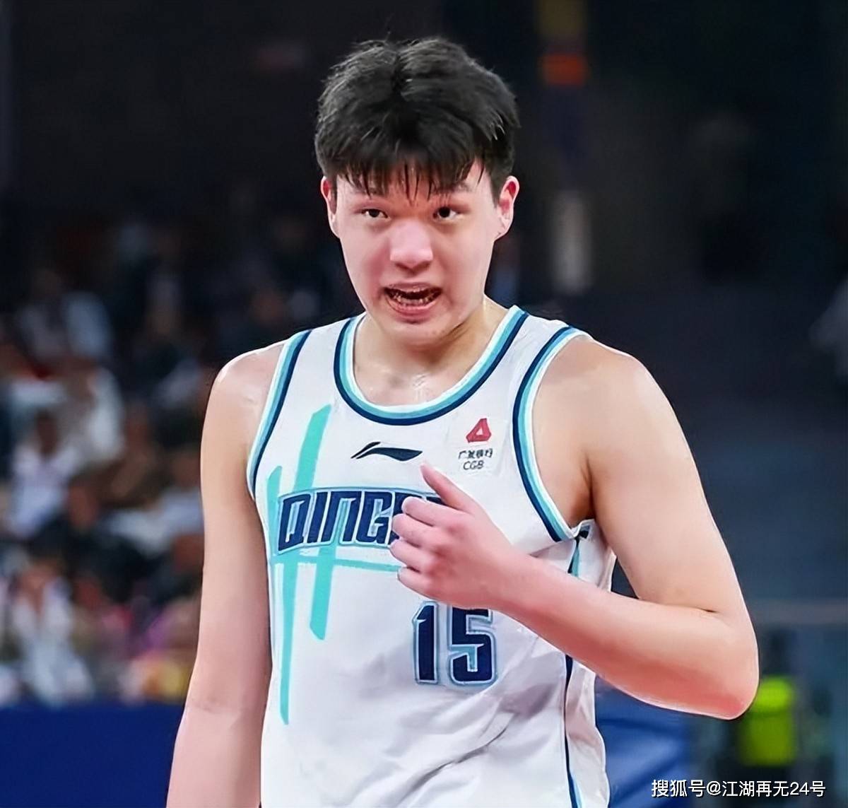 姚明打了8个赛季NBA，一共拿到9802分，那他5年CBA生涯拿了多少分