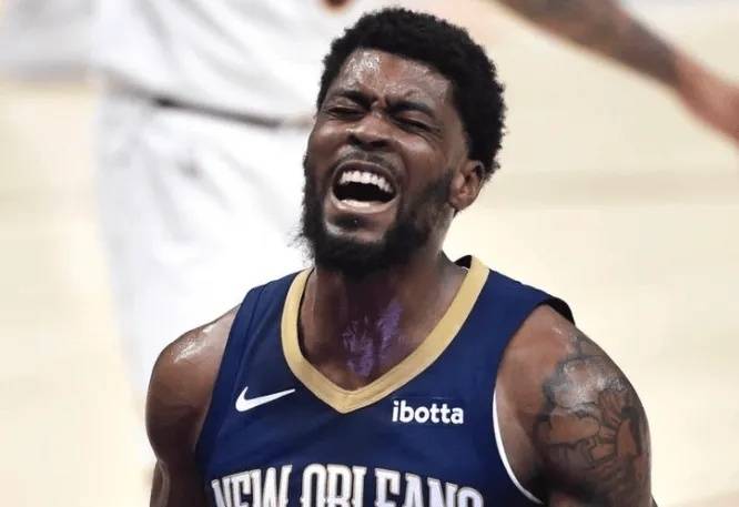 NBA足球热门新闻｜湖人快船抢保罗 热火领跑威少下家 JB内马尔游玩