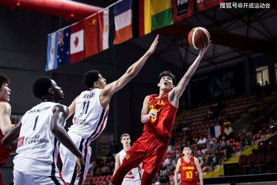 中国男篮真正有希望了！U17男篮世界杯：中国队73-70打败法国